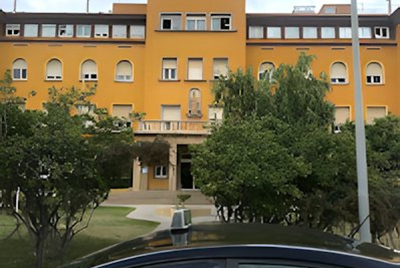 Taxis Viladecans en traslado a hospital — Servicio de taxi para visitas médicas en Viladecans